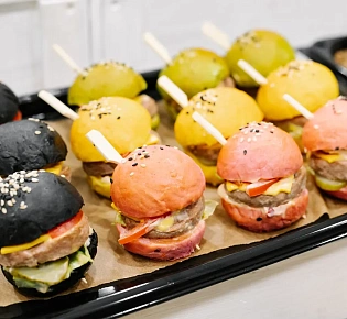 Фуршетный сет с мини-бургерами на 15 персон