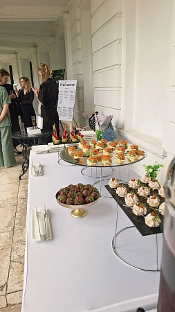 Свадебный банкет в Усадьбе Середниково 48 персон