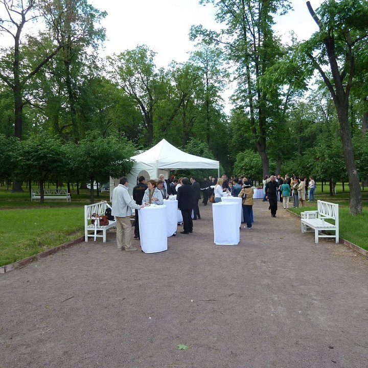 Фуршет в парке Останкинского дворца