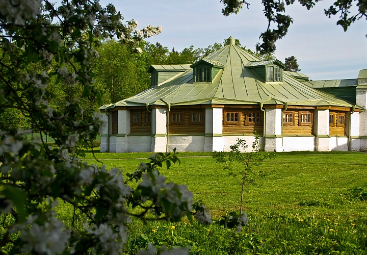 Усадьба Середниково