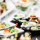 Свадебный фуршет вместо банкета: плюсы и минусы