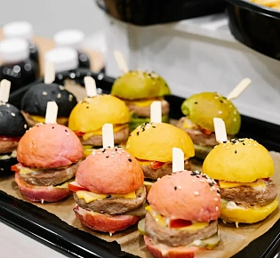 Фуршетный сет с мини-бургерами на 10 персон