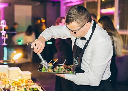 Персонал и обслуживание