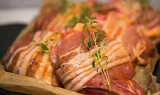 Мясо для шашлыка : Корейка свиная в беконе за 1 240  руб. (превью)