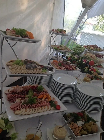 Корпоратив на берегу водохранилища