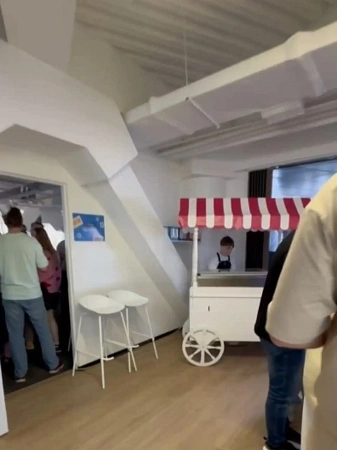 Фуршет и анимационные станции с ватой и мороженым для 150 персон R-Vision