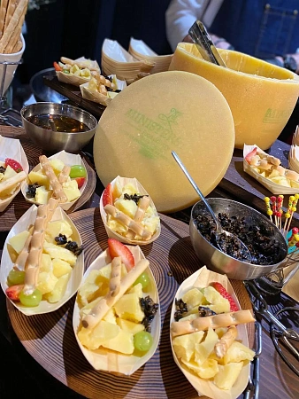 Food станции и фуршет на 8 марта