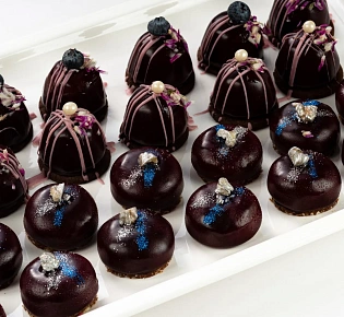 Набор десертов "Ночное рандеву" (24 шт.)