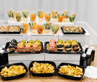 Фуршетный сет с мини-бургерами на 15 персон