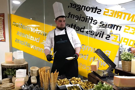 Анимационная станция с сыром Раклет